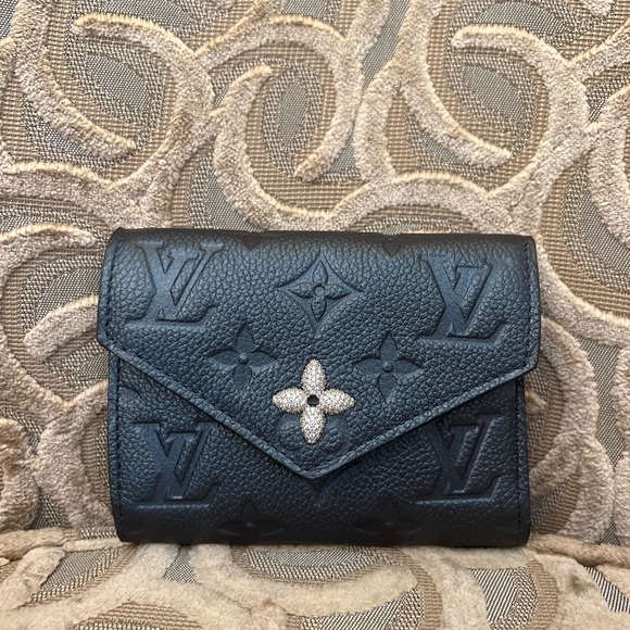 SOLD!!! NEW Sold Out Louis Vuitton Victorine Wallet in Monogram Empreinte - Picture 3 of 8
